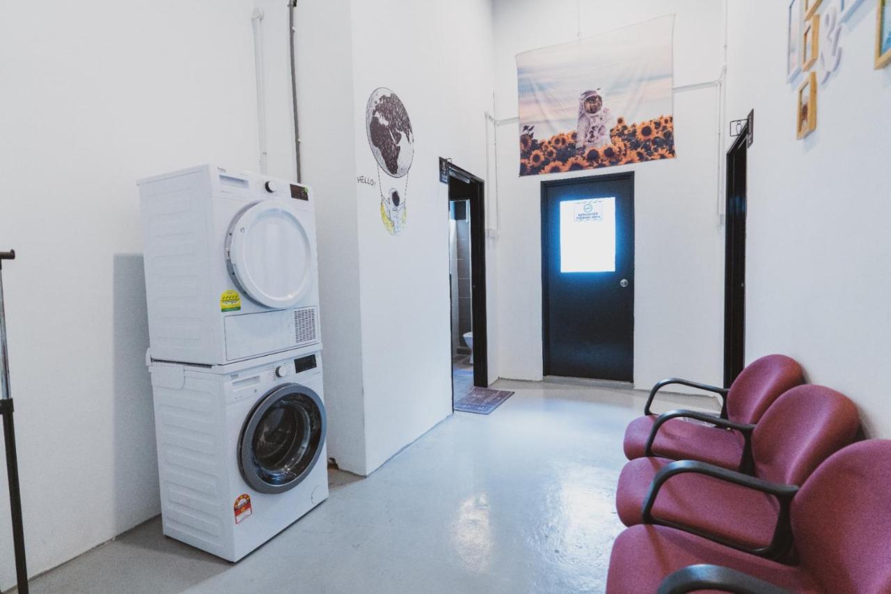 Hashtag.Capsule.Hostel Johor Bahru Exteriör bild